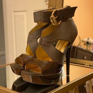 Sheikh Platform Heels Snake print texture